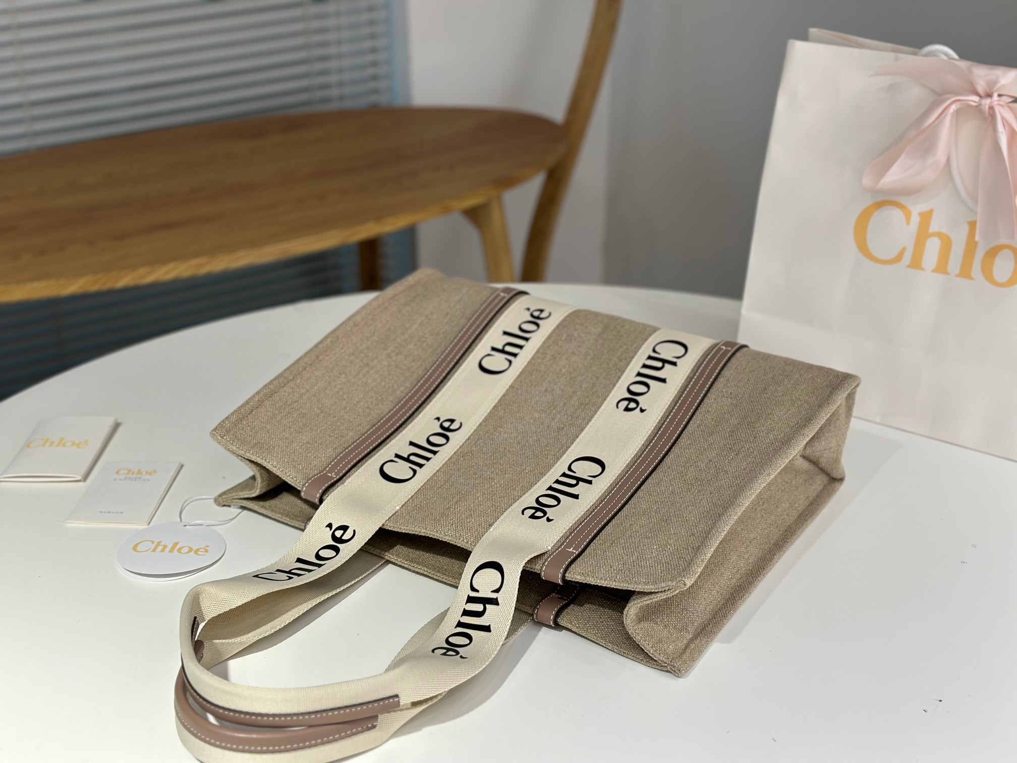 Chloe Large Woody Tote Bag In Linen 